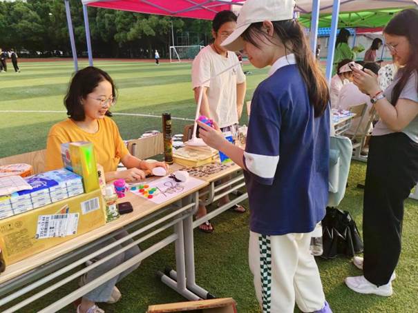 bd9b18720646f5a4e8368d320feb3af